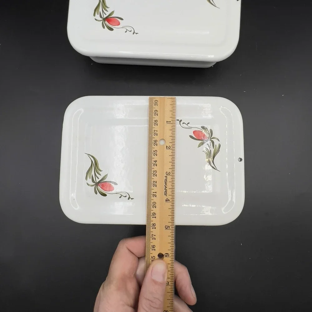 VTG White Floral‎ Design Enamelware Refrigerator Box w/ Lid 7x5x2 Farmhouse